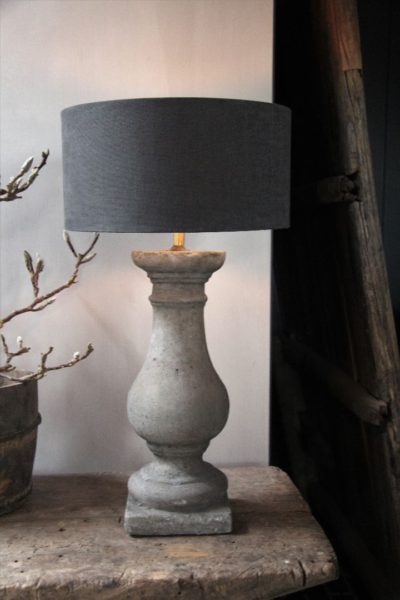 Betonnen balusterlamp M