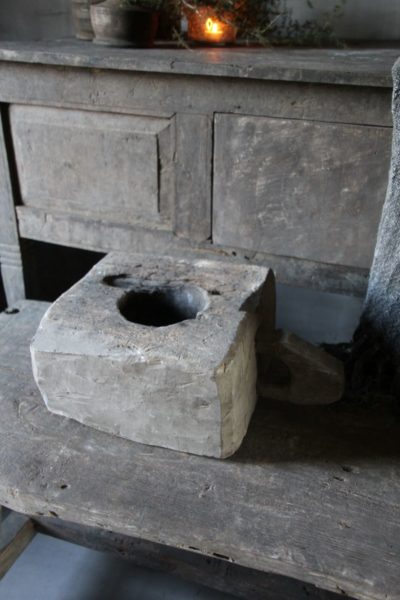 Oude houten vijzel met handvat - Afbeelding 3